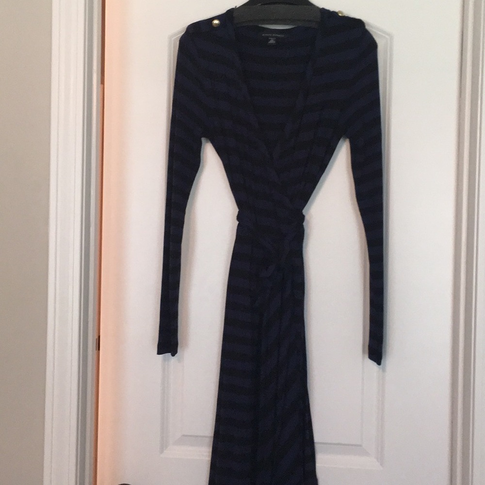 Banana Republic: wrap, long sleeve dress; Size: XS